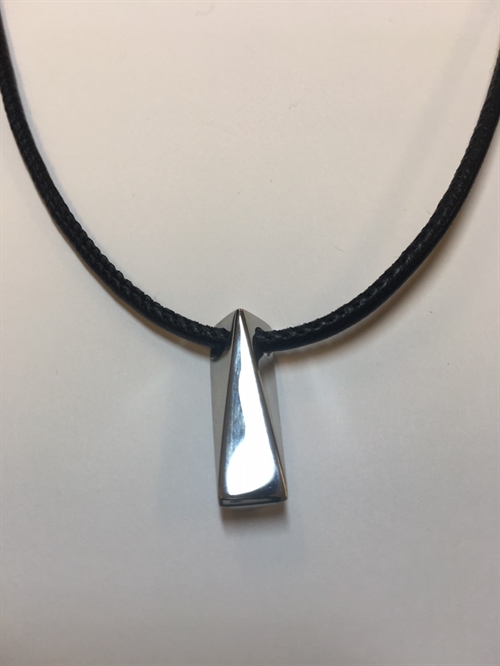 Halskæde med Stål prisme